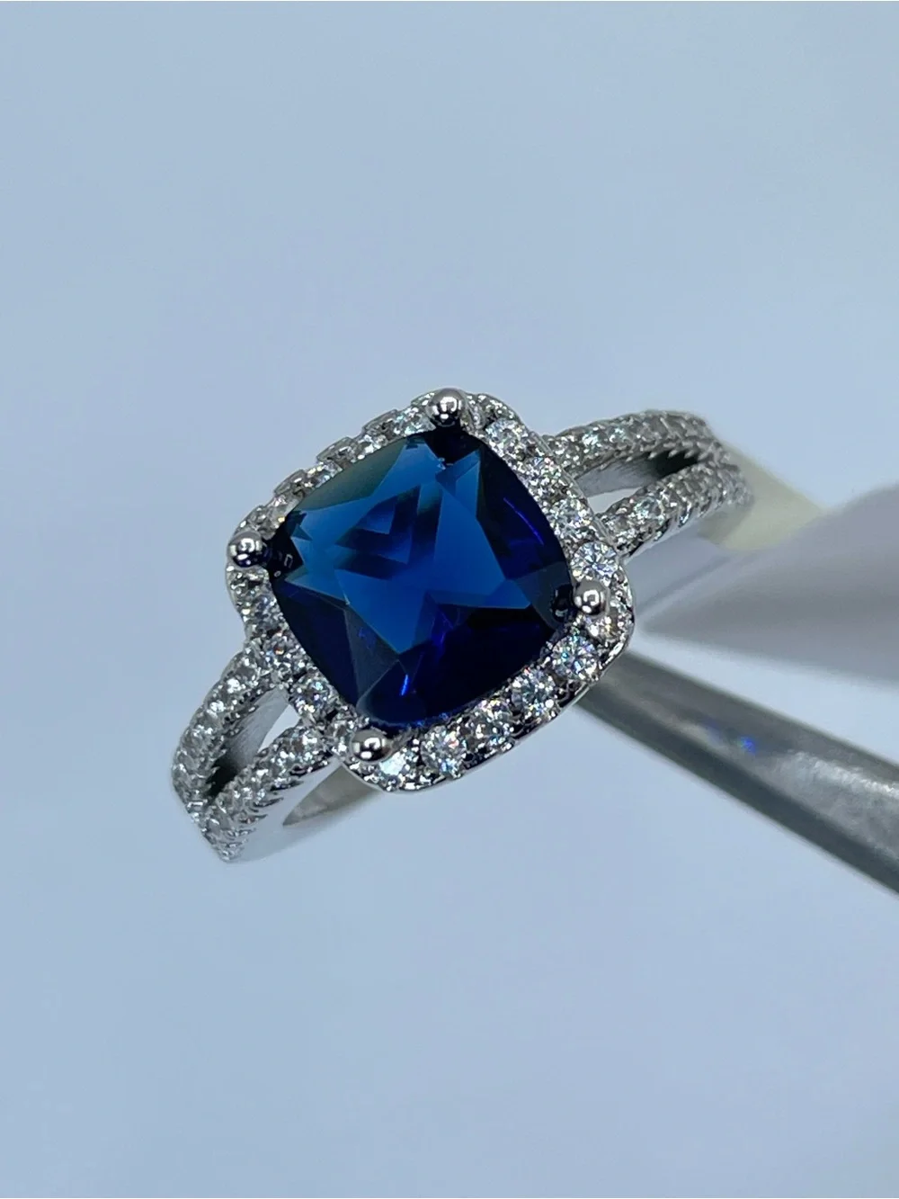 Swarovski Crystal Elements Sapphire Blue Halo Art Deco Ring Sz 5.5